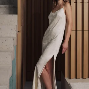 Robe nuisette longue Béatrice en satin jacquard crème