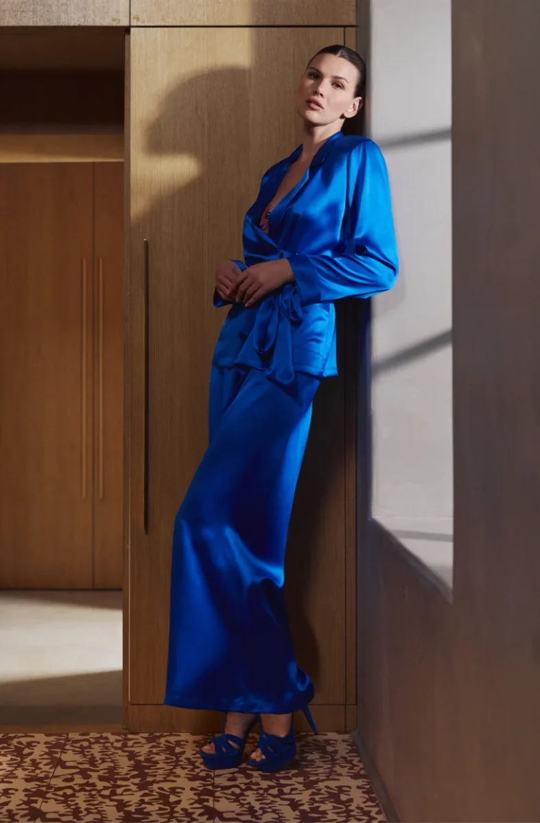 Pyjama Becky en satin de soie bleu – Image 4