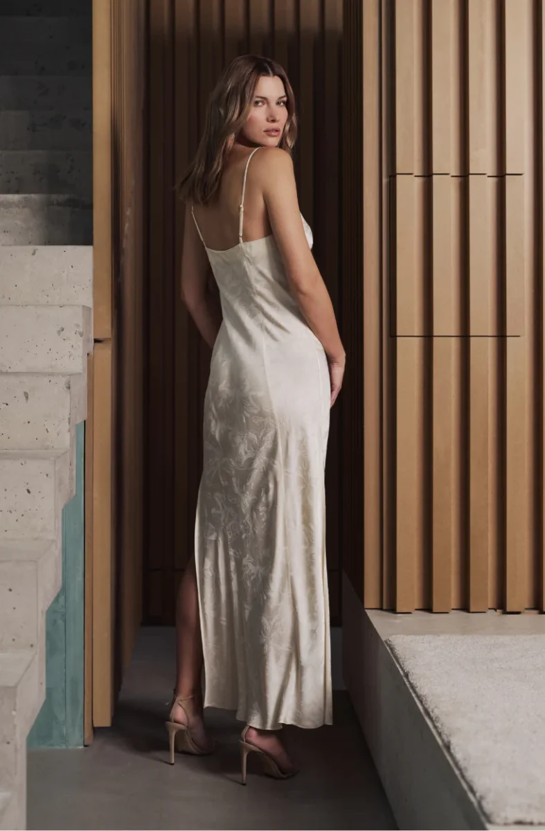 Robe nuisette longue Béatrice en satin jacquard crème – Image 4